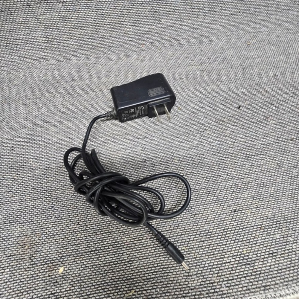 Fullpower AC Adapter SAW-0502000 5V 2A Power Supply Black Excellent Universal